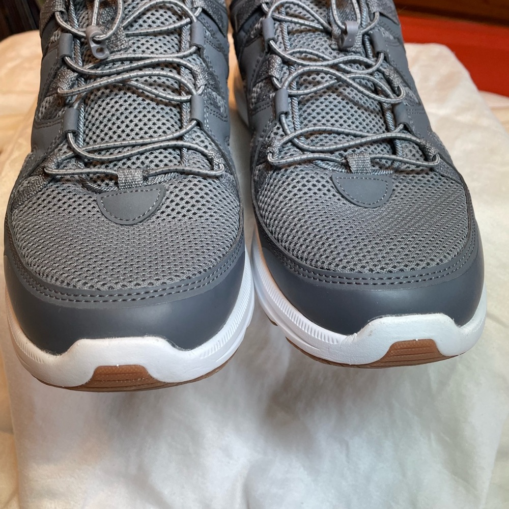 Sneaker style Men's Water Shoes - Picture 3 of 5